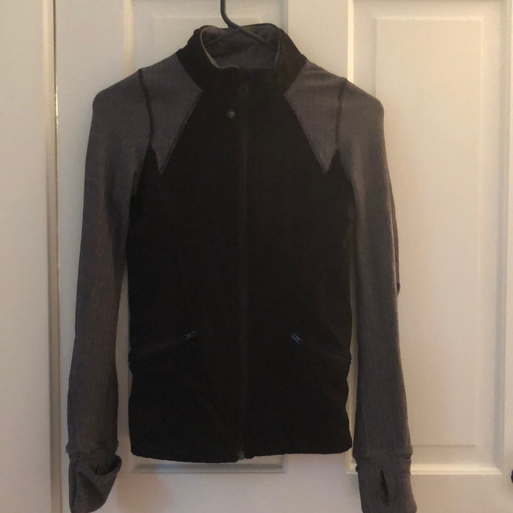 Ivivva zip up jacket black/gray top size 12